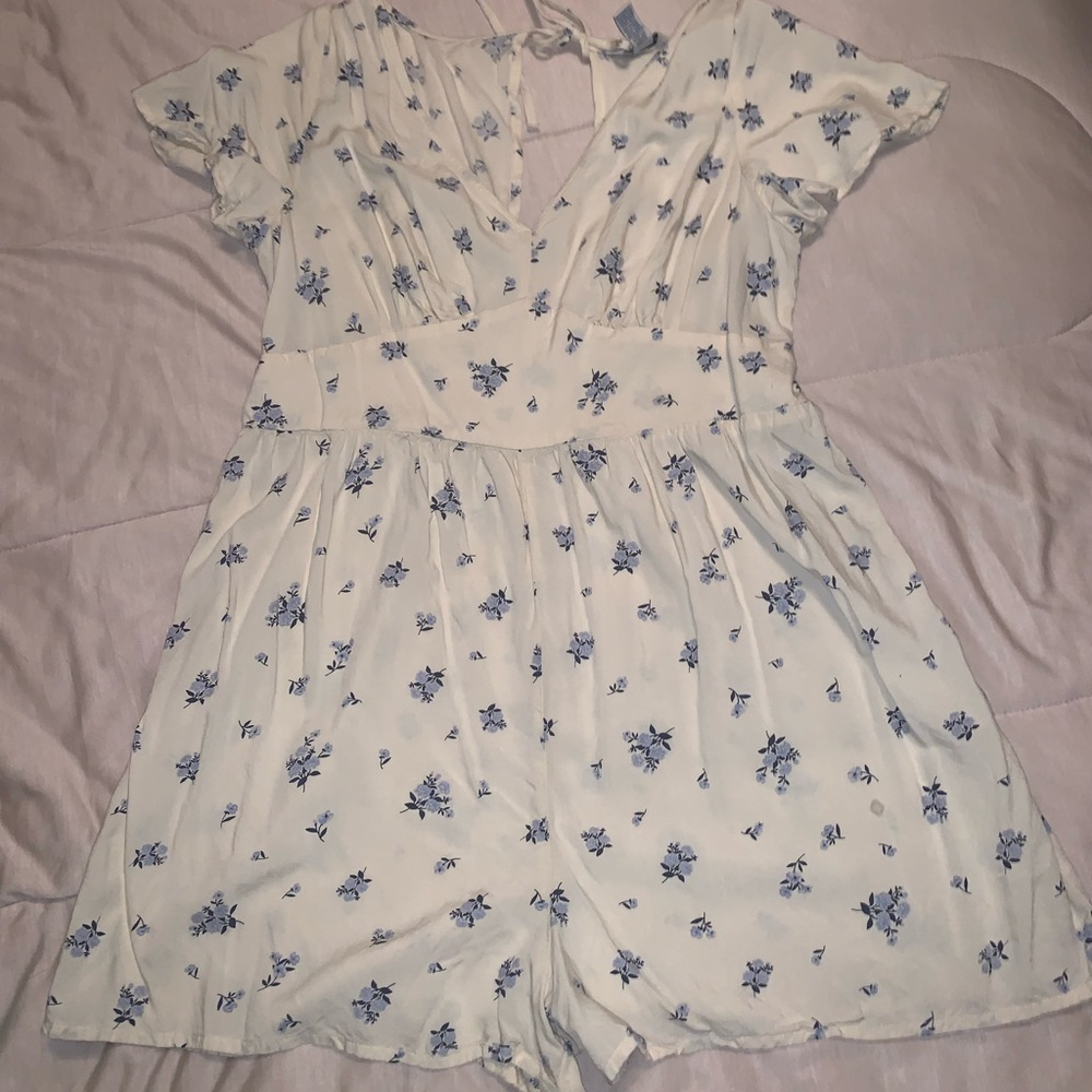 Arizona off white romper with blue floral, new